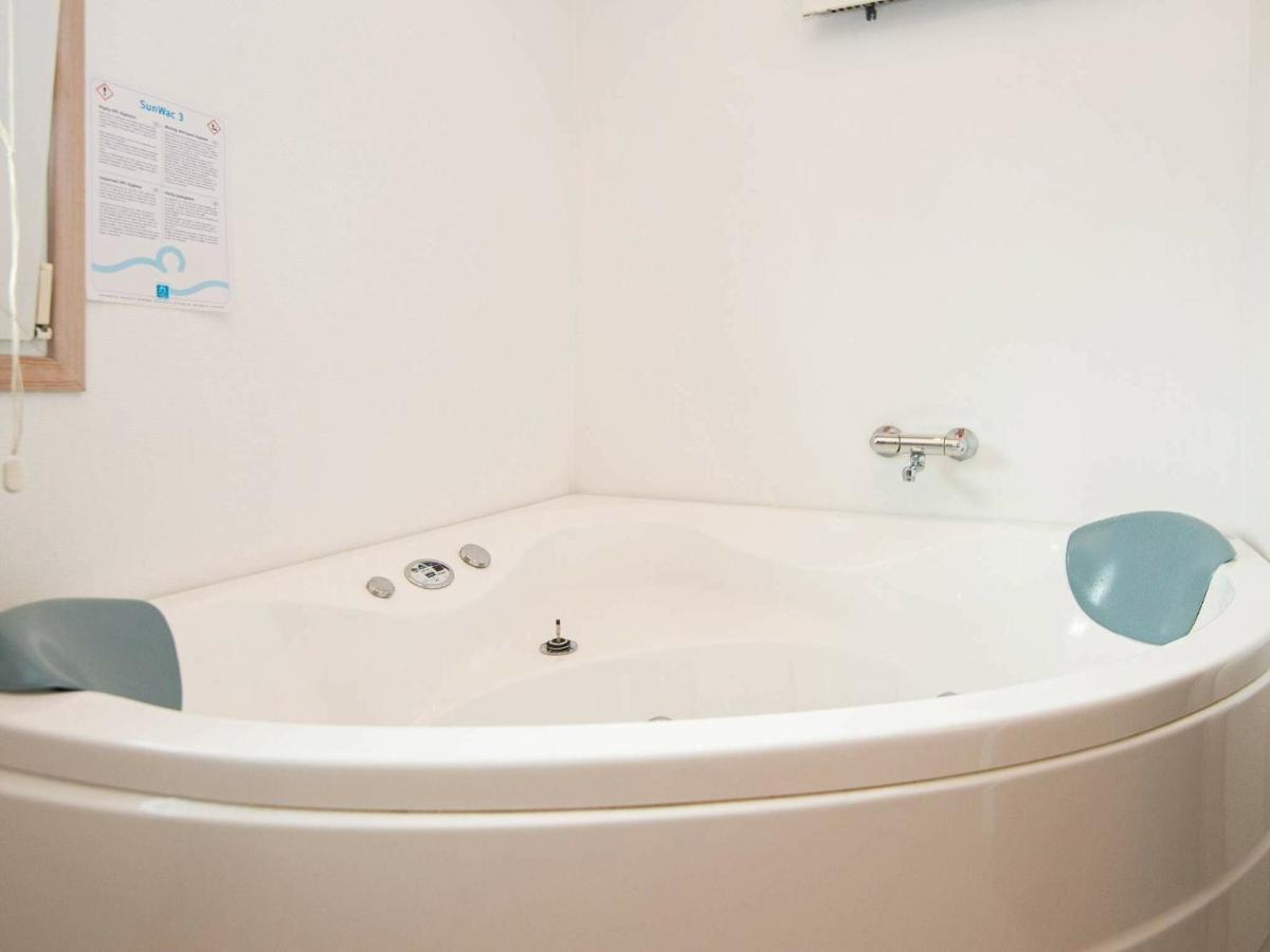6 Person Holiday Home In Sj Lund Sjolund Esterno foto