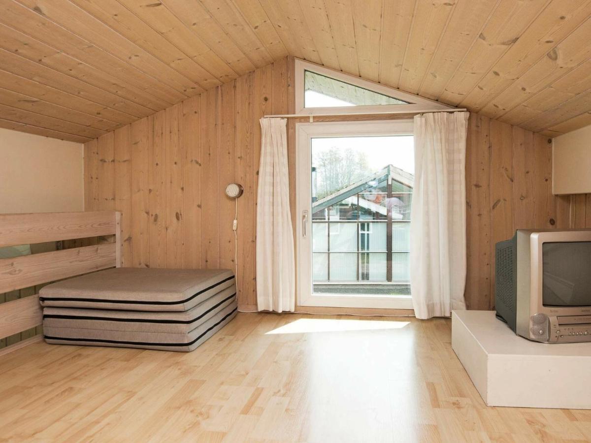 6 Person Holiday Home In Sj Lund Sjolund Esterno foto